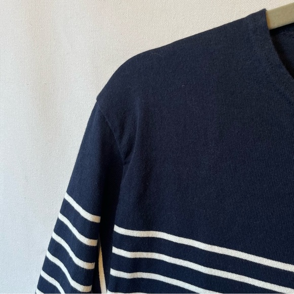 Uniqlo Long sleeve heavy knit top Medium Nautical blue striped Boat neck Womens - Picture 4 of 7